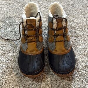 Sorel boots size 8.5